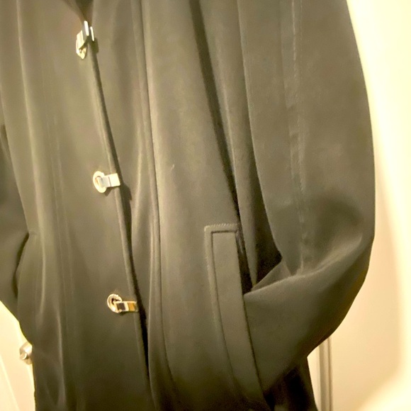 Fashion Forward Stunning London Fog fashion forward Black Trench Coat - Picture 6 of 6